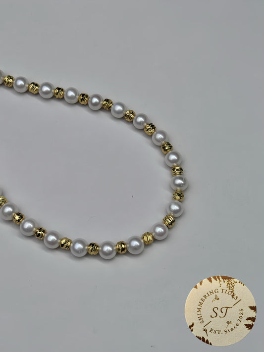 Classic Fabulous . Golden Glow Pearl necklace