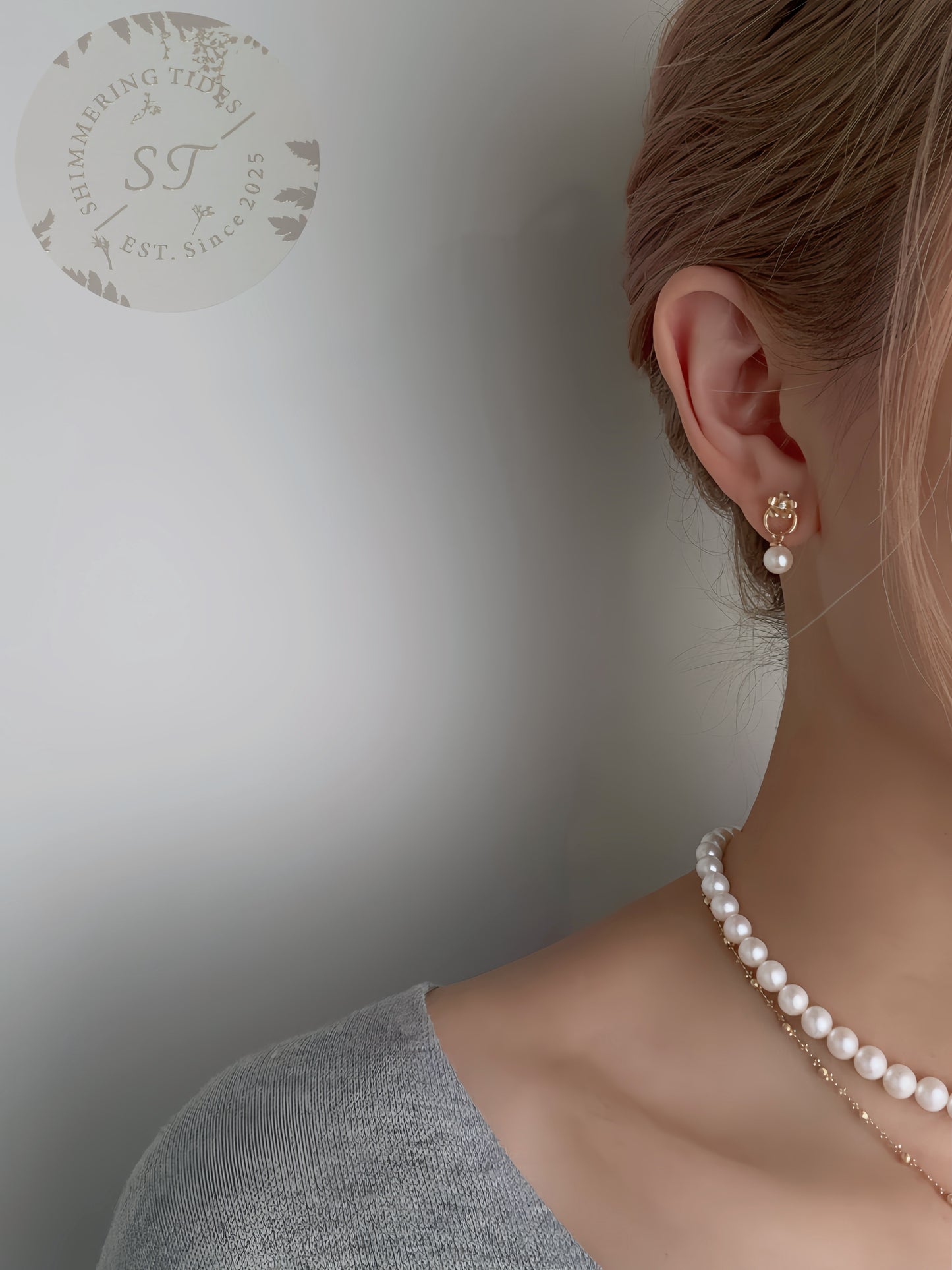 Classic Fabulous . Little flowers earrings