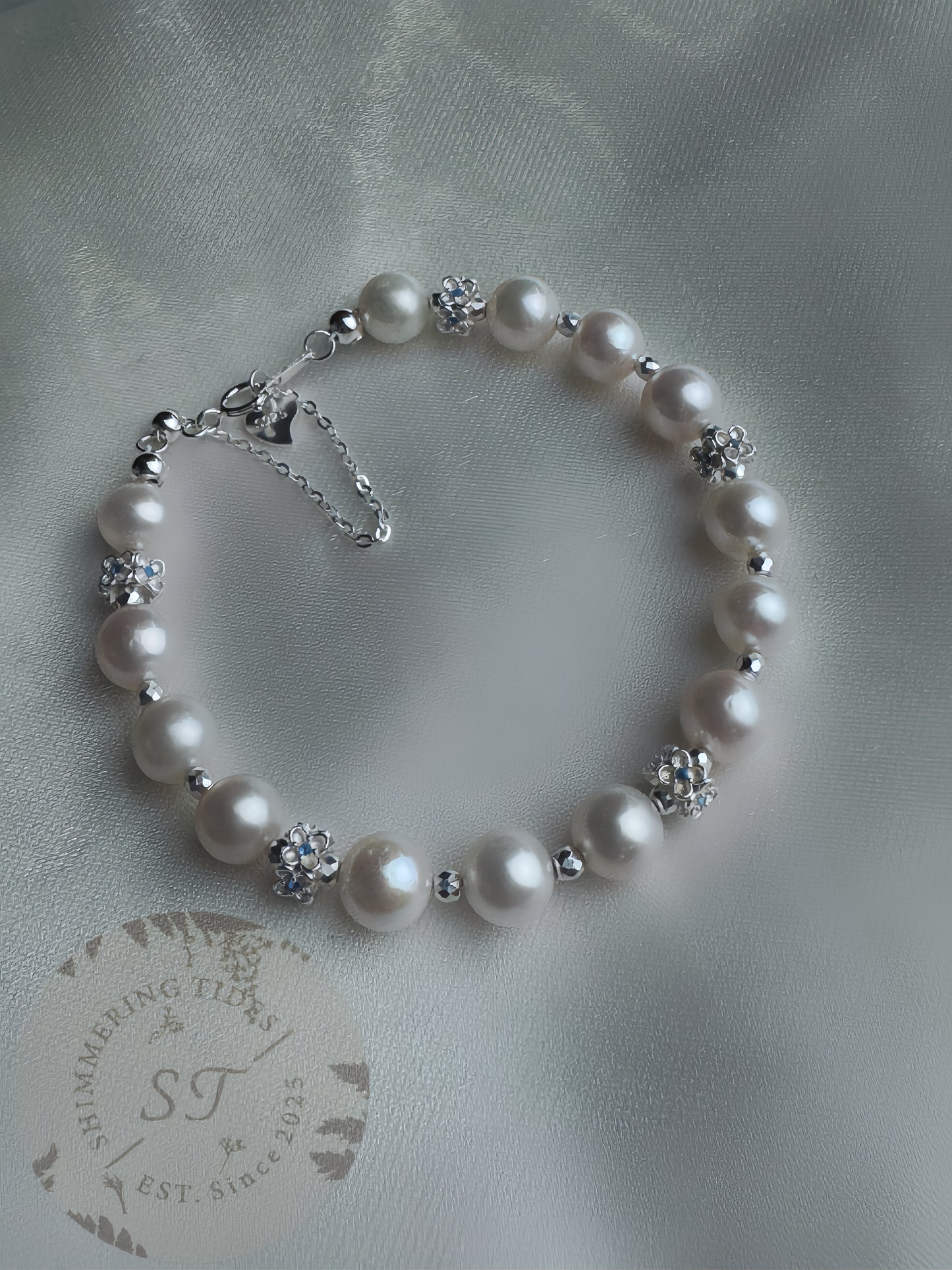 Classic Fabulous - Floraison Royale Pearl Bracelet
