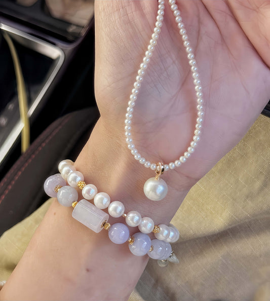 Classic Fabulous . Classic Freshwater pearl pendant