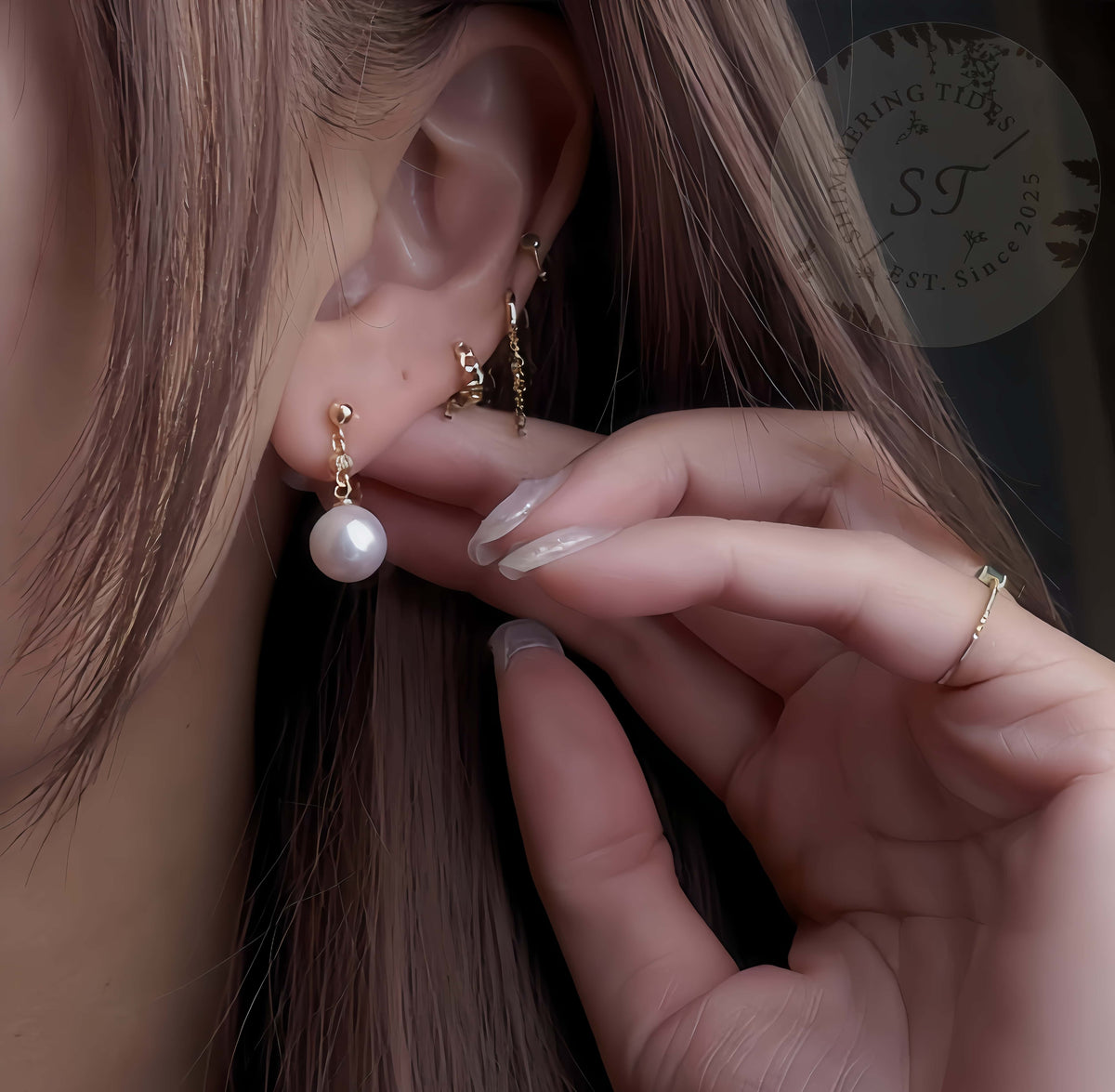 Classic Fabulous . Edison Pearl Earrings